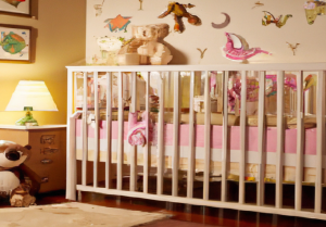 Información sobre cómo establecer un sueño seguro y adecuado para bebés